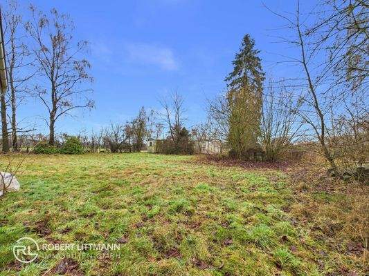 Großzügiger Garten