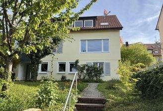 Südseite, Blick von der Straße