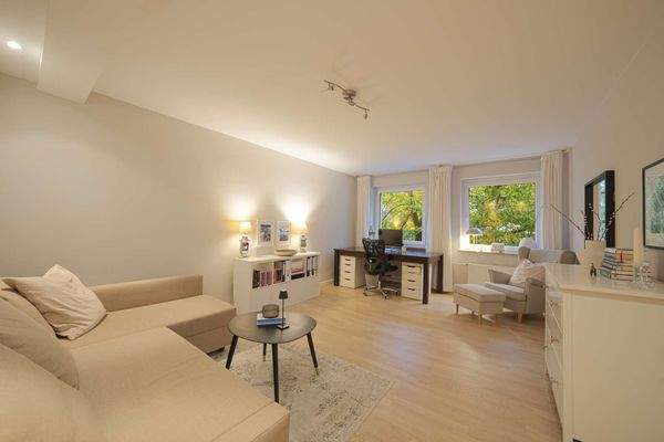 Arbeits-/Schlafzimmer