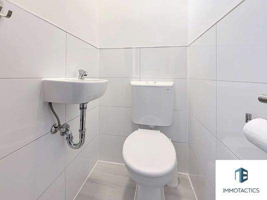 Gäste-WC Nebenhaus OG