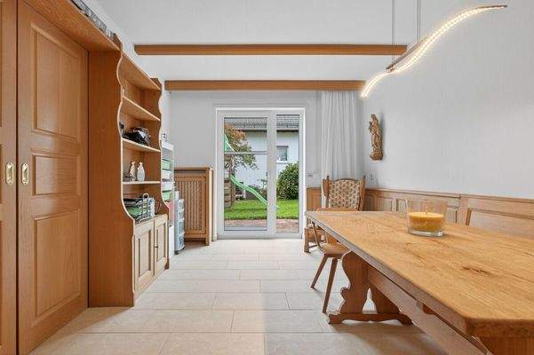 EG Zimmer mit Gartenzugang