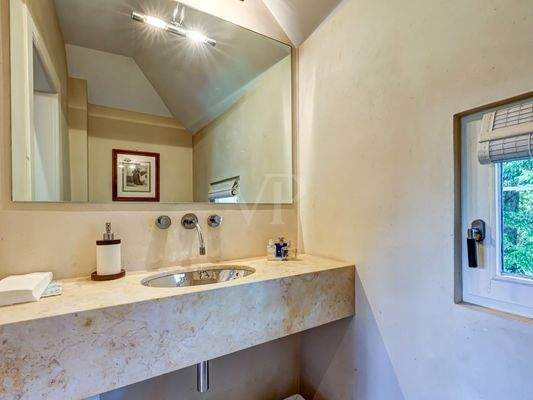 Großzügiges Badezimmer