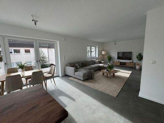 Wohn- & Esszimmer (Möblierung mit KI) 