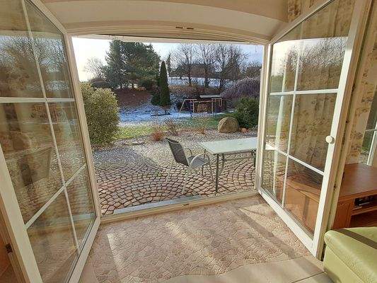 mit Ausgang zur Terrasse