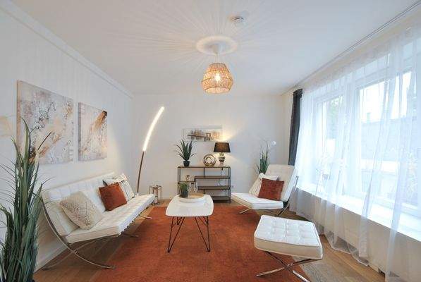 Wohnzimmer (kann mit Wohn- Essbereich verbunden werden)