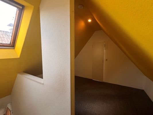 Raum 1 im Spitzboden