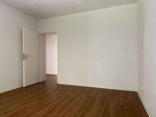 Leeres Zimmer mit Holzboden
