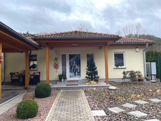 Hausansicht von der Straße