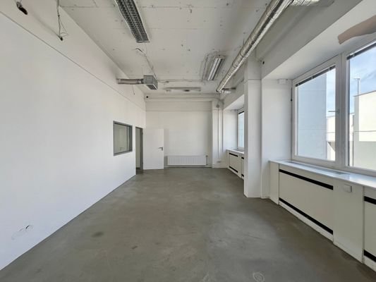 Showroom 2.1.jpg