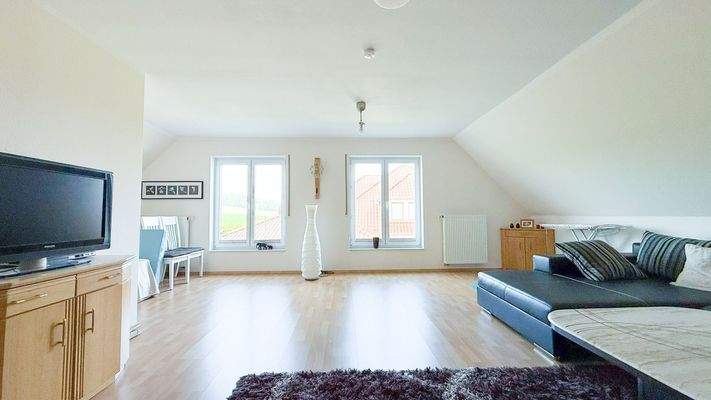 Helles Wohnzimmer im OG