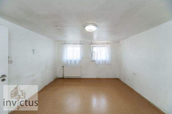 Zimmer (mit Ankleide)