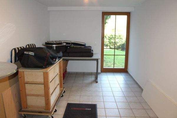 Hobbyraum mit Gartenausgang