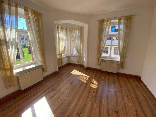 Beispielwohnung 1. OG- Wohnzimmer.jpg