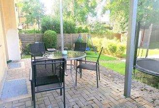 eigene Terrasse zur Hofseite