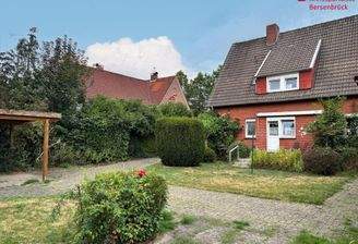 Rückansicht Einfahrt Hof (Süden)