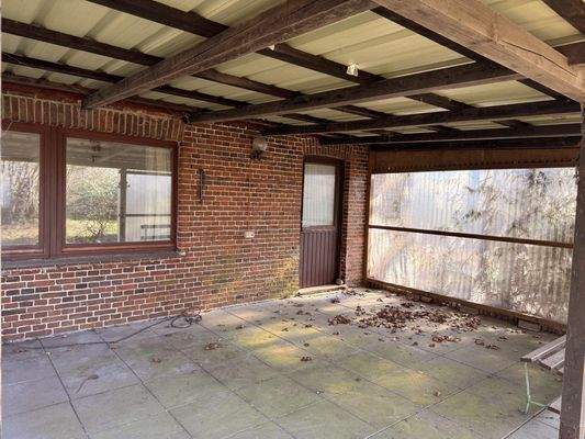 überdachte Terrasse