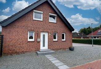 Vorderansicht zum Eingangsbereich