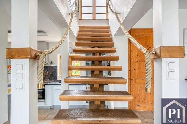 Treppenaufgang ins Dachgeschoss