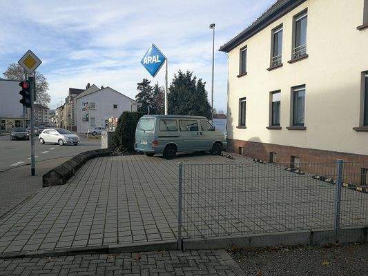 4 Stellplätze vor dem Haus