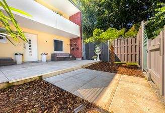 Eingangsbereich mit Terrasse