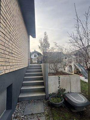 Garten; Terassentreppe