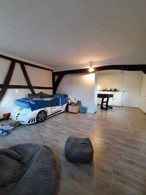 großzügiges Kinderzimmer 