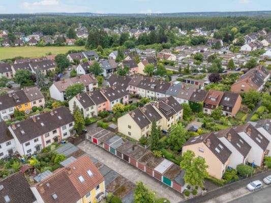 Gesamtansicht mit Garagenhof