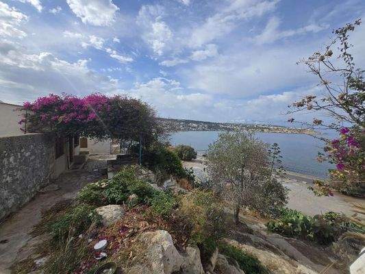 Kreta, Rethymno: Einfamilienhaus zum Verkauf unter dem Schloss von Fortezza