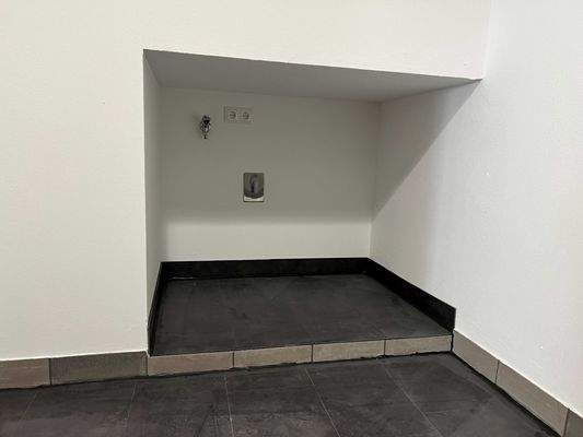 x11 Bad Bild 2 WM & T.JPG