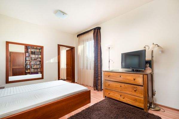 Veres P-ter utca 31-8.jpg