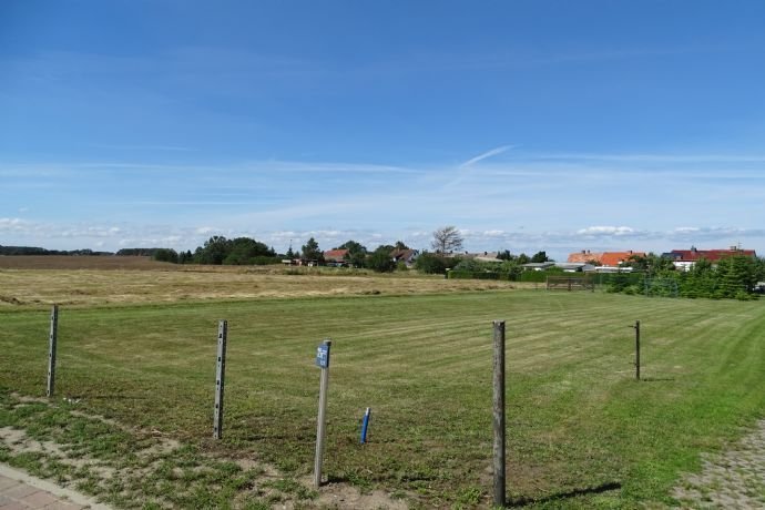 Baugrundstück in ruhiger Randlage mit Blick in die Natur - nahe der Marina Kröslin