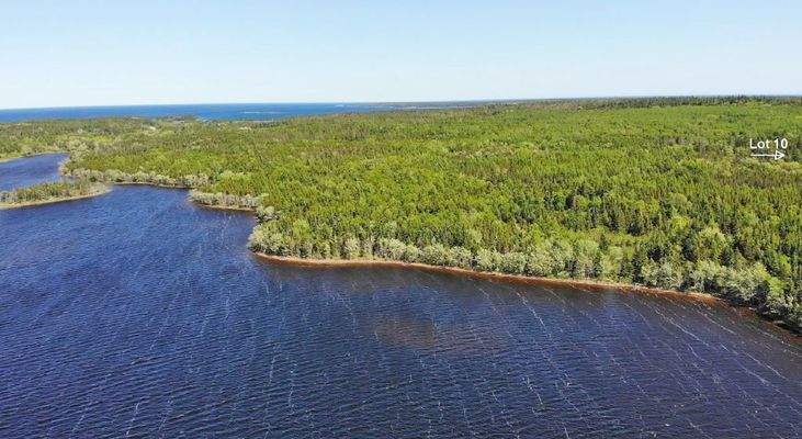 Cape Breton - Shaw Lake - 2,7 Hektar großes Grunds