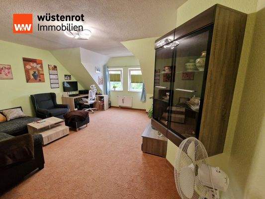 Zimmer Wohnung Dachgeschoss