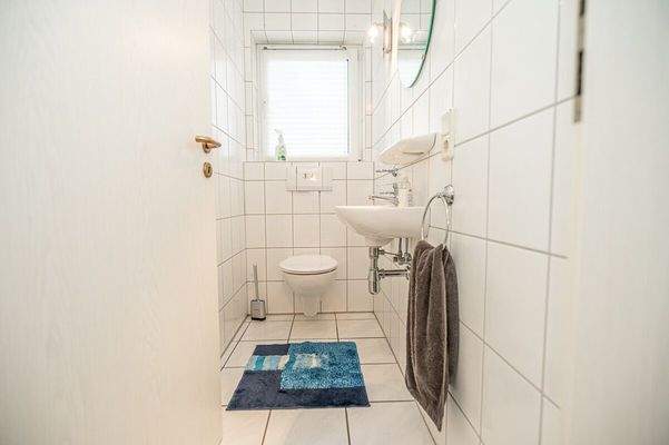 Whg. EG rechts - Gäste-WC