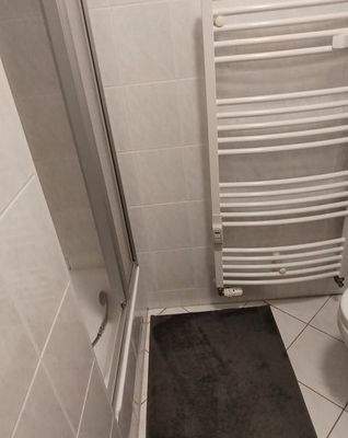 Bad mit Dusche.jpg