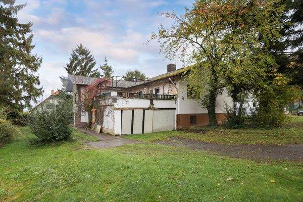 Doppelgarage, seitlich im Haus/Souterrain angelegt 