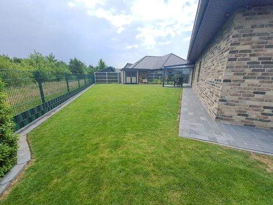 Garten - Seitenansicht