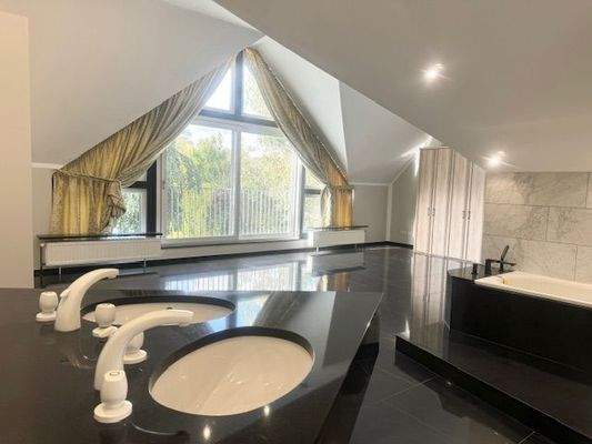 Schlafzimmer Obergeschoss 1.jpg