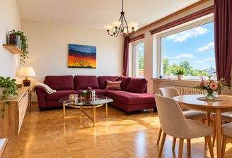 Wohnzimmer mit Essecke