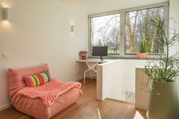 Homeoffice mit dem Blick ins Grüne