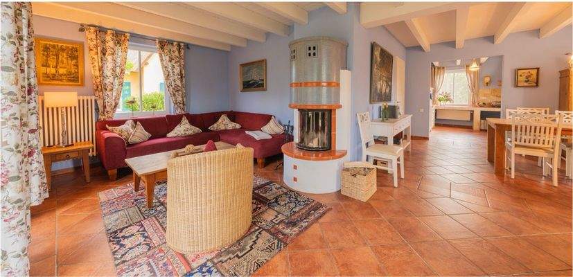 Wohnbereich mit Kamin