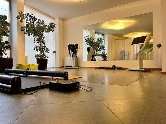 Meran-Studio-Fitness-Miete-GroßeRäume-Zentrum-Garagen-HoheQualität