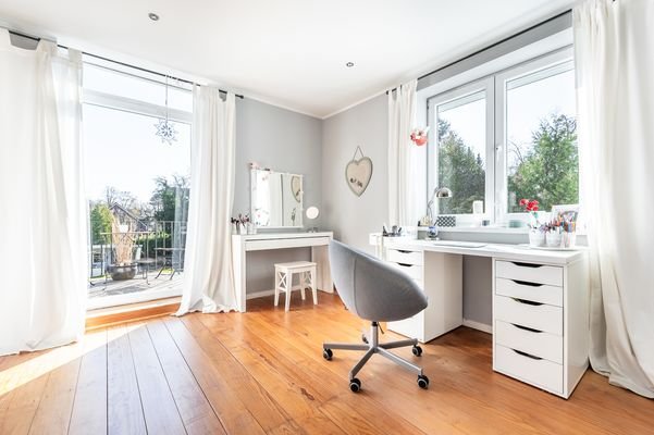 Zimmer mit Balkon in Richtung Garten