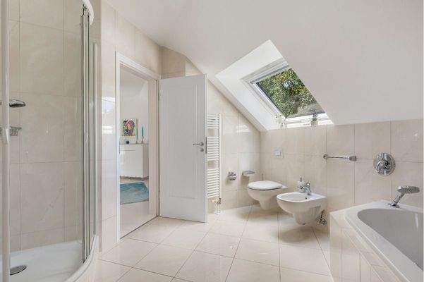 OG Badezimmer Bild 2