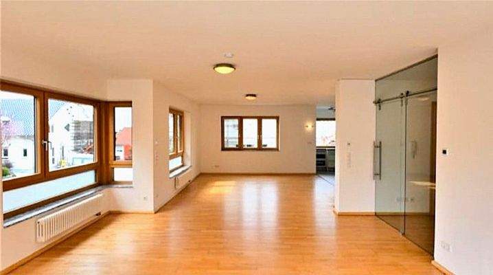 Essbereich mit offener Küche