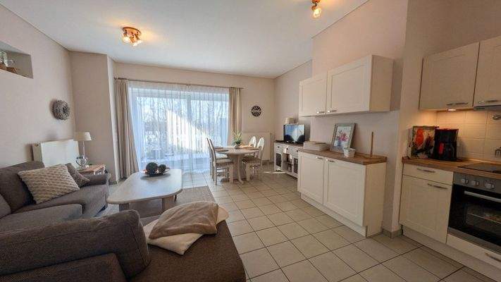 Wohn-/Essbereich mit Zugang zur Terrasse