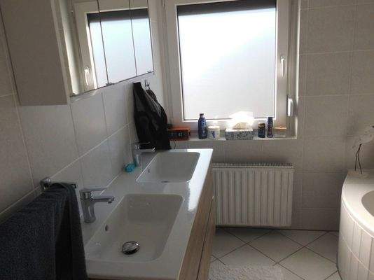 Großzügiger Waschbereich