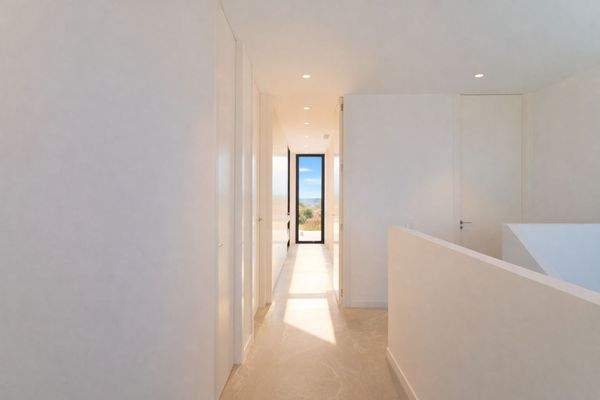 Heller Flur im Obergeschoss