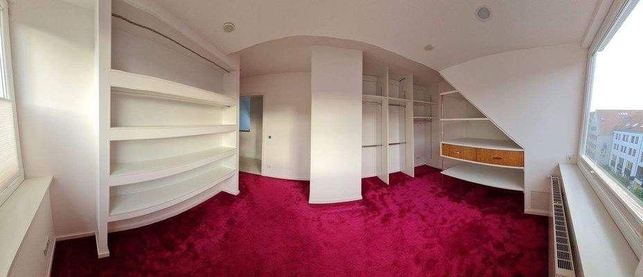 Zimmer 4 (Ankleide, 3. Wohnebene)