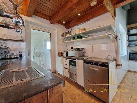 Schank + Küche im OG